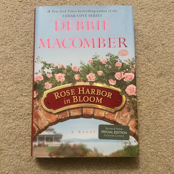 rose harbor in bloom hardback - Picture 1 of 3